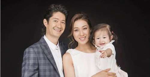 被林峯设计热吻三小时，民选视后输林夏薇，钟嘉欣为何闪婚老男人