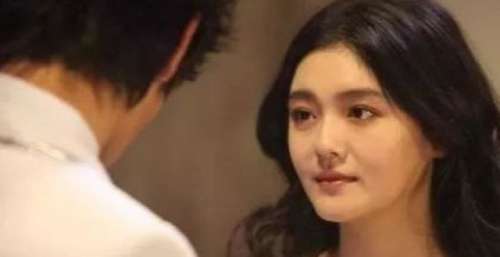 大S离婚后首次公开面，气质大变美回少女脸，网友：自带哭相眼