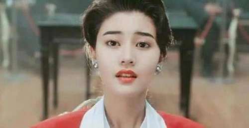 最美港姐李嘉欣，为上位逼宫刘銮雄原配，如今病重住进ICU