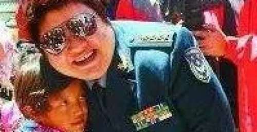 韩红：6岁父亲去世，9岁母亲，奶奶把所有的爱给了我