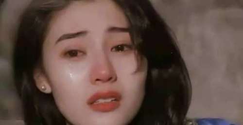 港媒曝李嘉欣被抢救的细节，入院与她先天性心脏结构有关