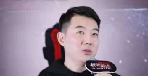 《极地追击》首映 成龙送祝福：中国动作电影靠年轻人