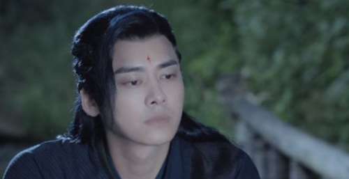 《镜·双城》首播，豆瓣清一色差评，用配音，李易峰演技颜值双输