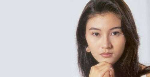 李嘉欣死里逃生曝光内情，何超琼一语成谶，网友：都是因果相报！