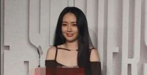 郭碧婷和向太一起庆生，瘦了不少抱女儿略吃力，向佐晒全家福表白