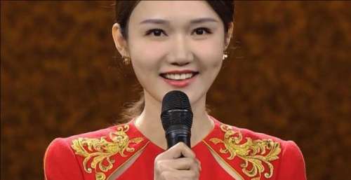 实力备受质疑，为何还能被力捧？“嘴瓢主持人”龙洋的故事不简单