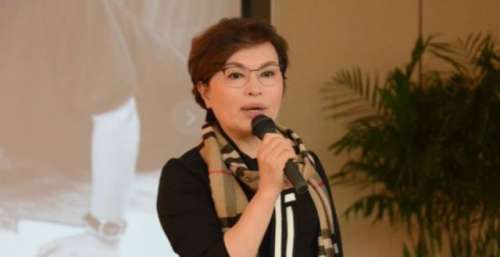 央视名嘴李瑞英：儿子满脸是血淡定依旧，冷血的背后原因让人敬佩