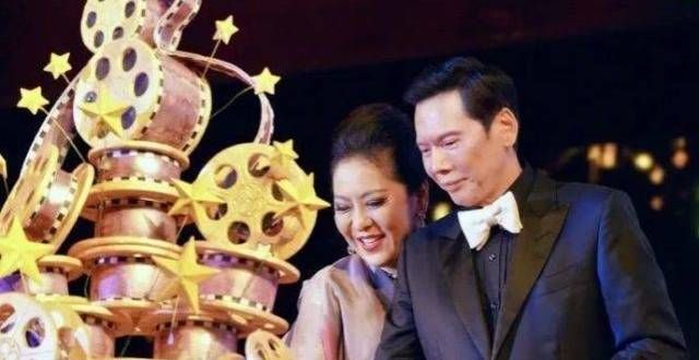 鲁豫问向华强：圈内明星你请不动哪个？向华强说出名字后现场哑然