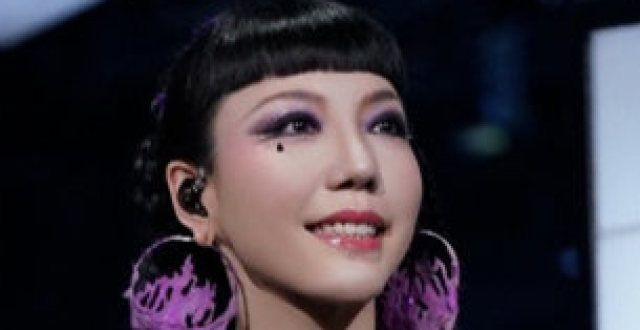 《闪光的乐队》名场面：好声音冠亚季殿组比赛，王靖雯被优待