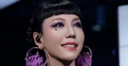 《闪光的乐队》名场面：好声音冠亚季殿组比赛，王靖雯被优待