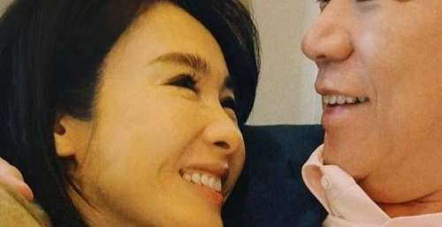 黎姿晒出甜蜜合照，和丈夫对视笑容太有爱！相伴13年感情如胶似漆