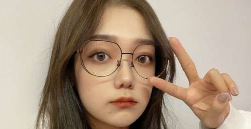 希林娜依·高三唱英雄联盟战歌，引起网友热议，高三了认真备考！