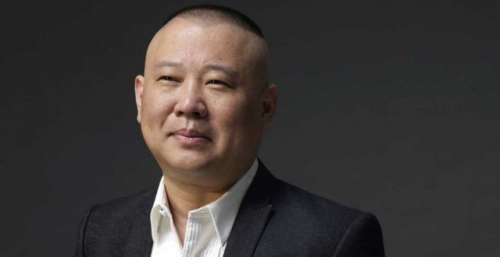 “冒充”郭德纲演出被群轰？德云社紧急出手救场，主流脸上挂不住