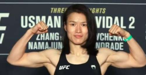 张伟丽晒与王嘉尔亲密搂抱合照！格斗女天王变激动小女人：奔现了
