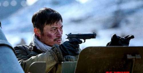 《长津湖之水门桥》IMAX海报曝光 钢七连风雪迎战