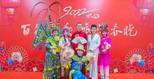 “梅花”“江花”绽放武汉舞台