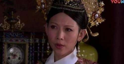 甄嬛传：甄嬛失宠，皇后为什么要扶持安陵容上位