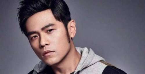 周杰伦昆凌喜获三胎很幸福，16年来，每年“送给”弹头100多万