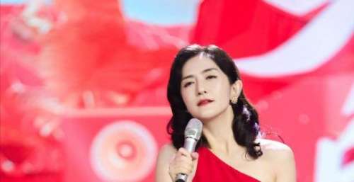 谢娜加盟东方卫视，她将献唱《小风筝》，说好的接棒陈蓉呢？