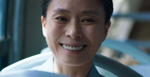 《开端》里端着高压锅的大妈，成为年度最恐怖画面