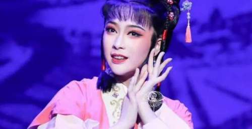 林黛玉、鲤鱼精、红娘，她都能出色地驾驭！