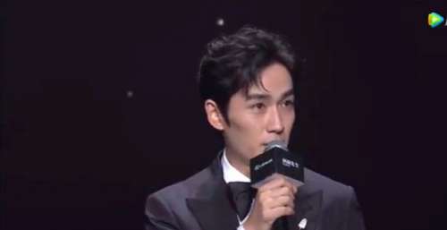朱一龙获得年度实力电视剧男演员，期待4月2日他的《人生大事》！