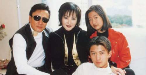 被谢霆锋吐槽每天在等死后，回应：子女不在身边，没什么人陪我