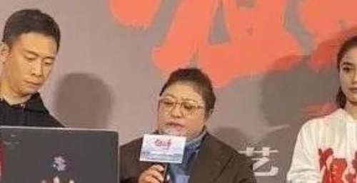 《狙击手》首映，张艺谋、张译现身，韩红、李现也在观众席观影