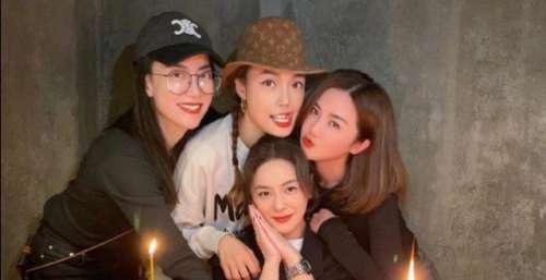 蔡卓妍卡点为阿娇庆生，两人嘟嘴卖萌超级可爱，神仙友情惹人羡