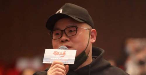 《狙击手》举办首映礼，张艺谋曝张译片酬，岳云鹏当场喊话求戏