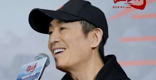 《狙击手》观影场引观众泪奔，张艺谋在执导冬奥会和拍片中找平衡
