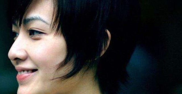 打舌环、为男友摘除子宫，44岁依旧不婚不育的范晓萱，可曾后悔？
