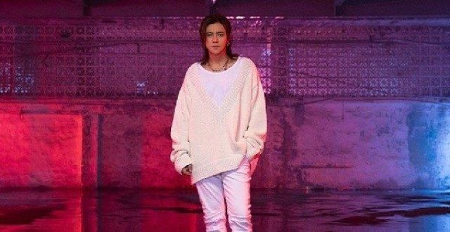 罗志祥转做公益，俯身关心老人画面有爱，称“不管别人怎么嘴”
