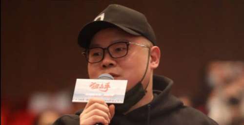 《狙击手》张译0片酬参演，谈为何能和张导3次合作，岳云鹏学好了