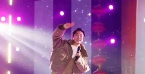 李玉刚携新歌走进大黑河军事主题公园欢乐冰雪节