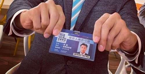 TVB7线艺人讲述入行12年的真实情况 靠老前辈点醒保持一团火继续演戏