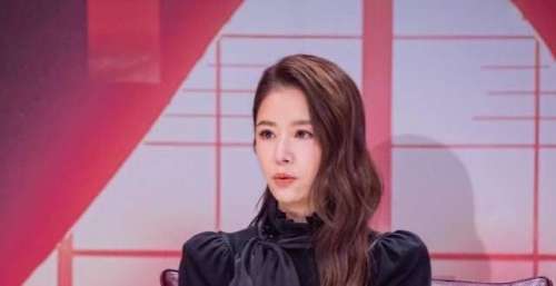 林心如晒母女背包，给小海豚准备虎年红包，图案十分可爱