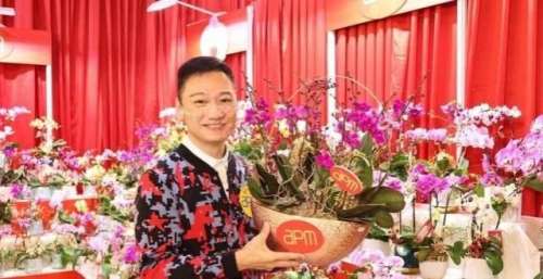 唱《倒转地球》红回香港！陶大宇返港后受关注，现身商场被围观