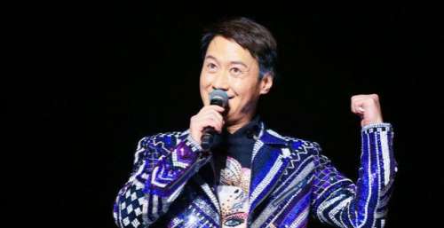 蒙面唱将史上最大牌，揭面后巫启贤​表示：不敢点评