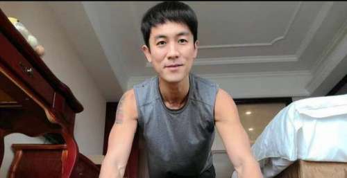 TVB新晋视帝受邀到内地拍剧，薪酬高达600万，努力为子女赚学费