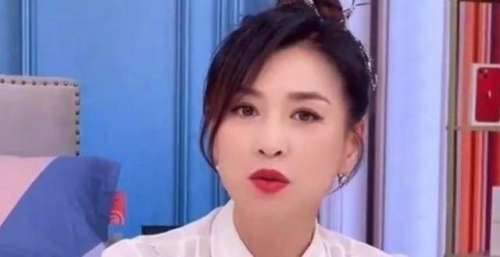 张庭风波后首面，带着孩子出来掩面痛哭，12岁女儿不停请求原谅