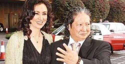 洪金宝混血小女儿37岁仍单身，看到照片后，网友：难怪没人敢娶