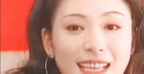 《开端》“锅姨”刘丹凭实力出圈，年轻时旧照曝光，颜值惊艳韵味十足