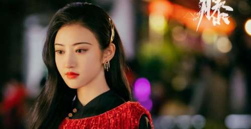 为什么《流光之城》中的景甜不惊艳了？无外乎三点原因，不怪景甜
