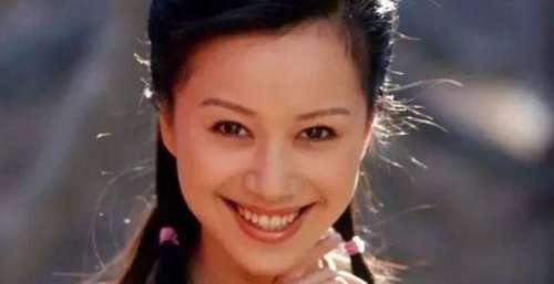 因内衣广告成名，出演《武林外传》爆红，她的儿子都12岁了？